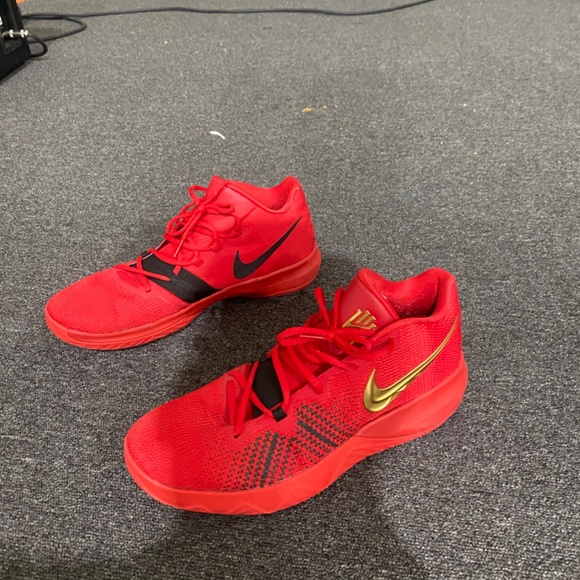 Kyrie flytraps university red